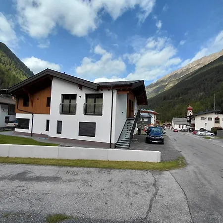 Modern In A Quiet Location *